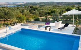 Villa Solitude